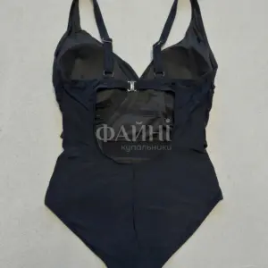 Чорний суцільний купальник з драпіруванням